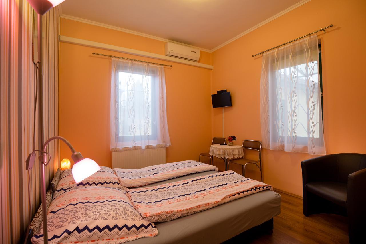 Aliz Vendeghaz Hotel Bekescsaba Exterior photo